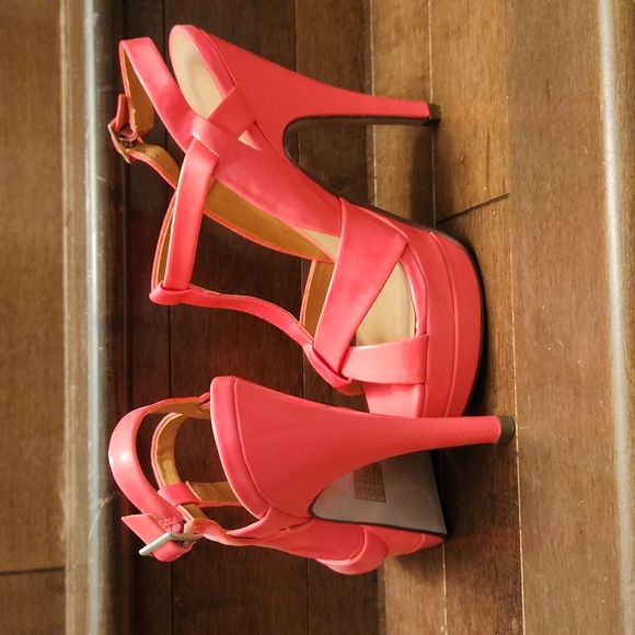 Neon pink platform heels - Picture 2 of 2
